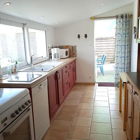 Renove Avec Jardin Prive, Cheminee Et Wifi A Vaire, Vendee - Fr-1-426-411 * Vairé