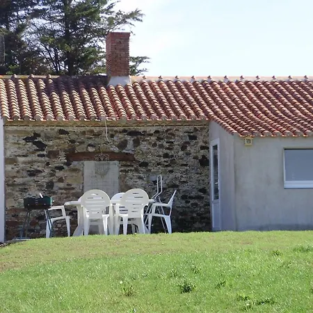 Renove Avec Jardin Prive, Cheminee Et Wifi A Vaire, Vendee - Fr-1-426-411